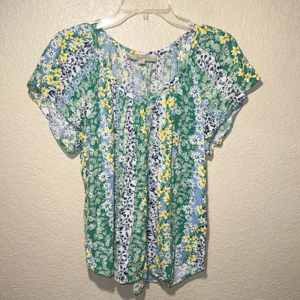 LOFT Floral Rayon Peasant Top Women’s M Green Blue Cottagecore Boho